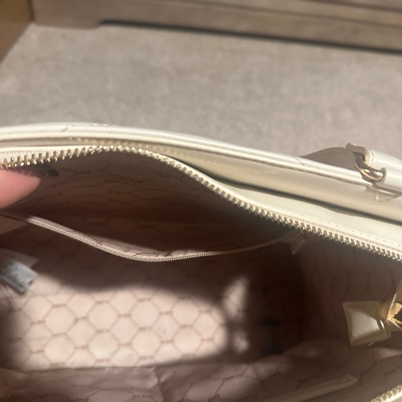 Aldo White and Gold Chain Handbag Purse - Picture 2 of 11